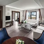 فندق Doubletree By Hilton Gayrettepe 5*