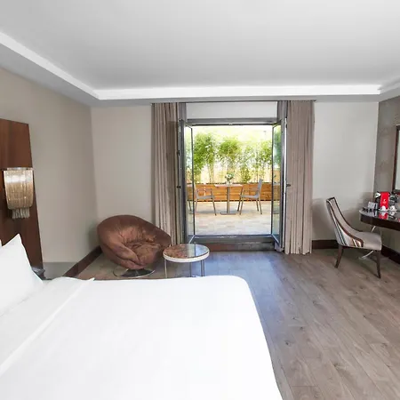 Doubletree By Hilton Gayrettepe מלון 5*
