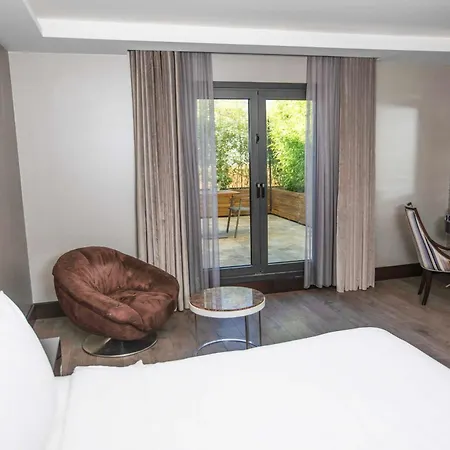 Doubletree By Hilton Gayrettepe Hotel