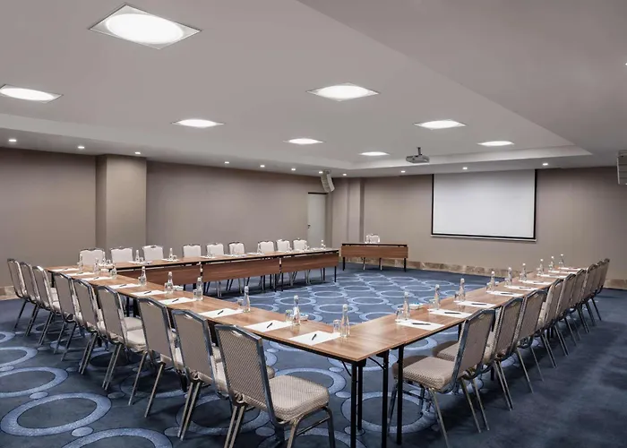 Doubletree By Hilton Gayrettepe 酒店