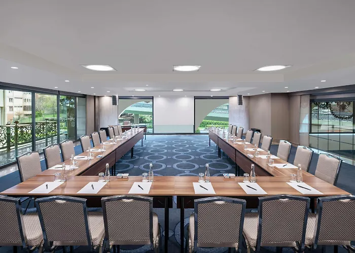 Doubletree By Hilton Gayrettepe 酒店