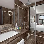 Hotel Doubletree By Hilton Gayrettepe 5*