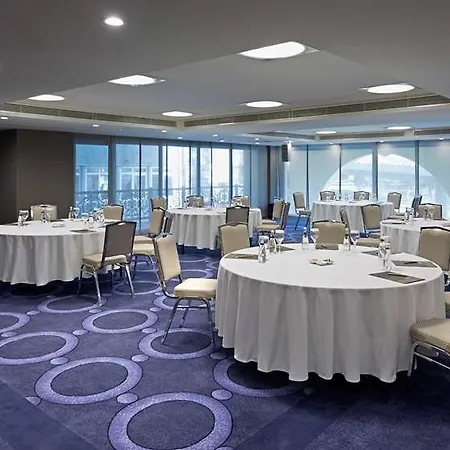 Doubletree By Hilton Gayrettepe Hotel